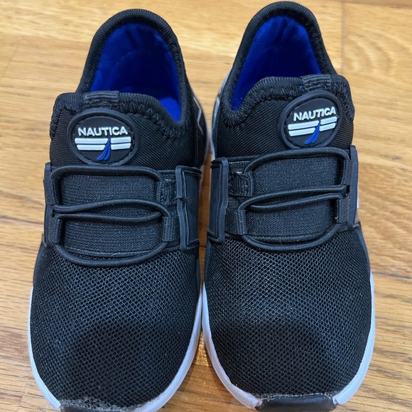 Two pair of kids shoes - Picture 6 of 8